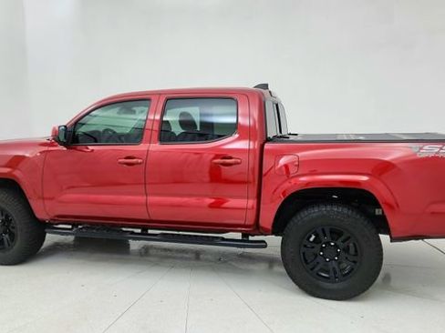 Used 2020 Toyota Tacoma SR image 4