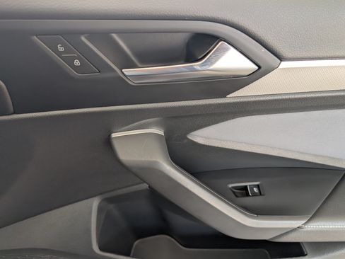 Used 2025 Volkswagen Jetta SE w/ Sunroof Package FWD image 22