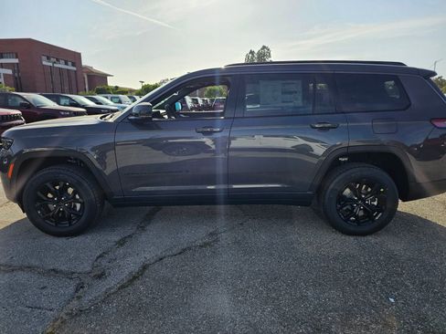 New 2026 Jeep Grand Cherokee L 4WD image 4