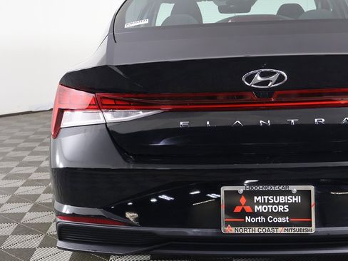 Used 2023 Hyundai Elantra Blue w/ Winter Weather Package image 15