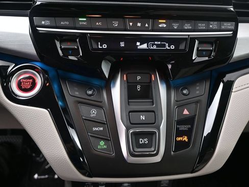 Used 2026 Honda Odyssey Touring image 17