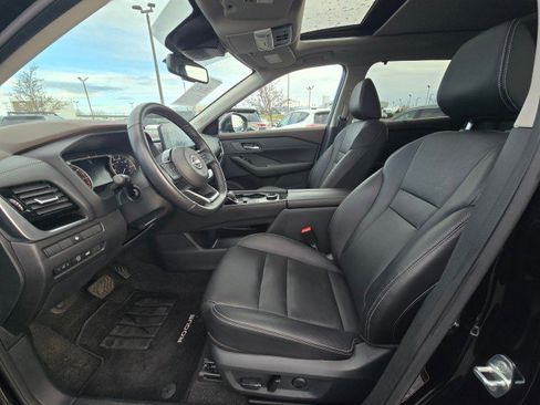 Used 2023 Nissan Rogue SL w/ SL Premium Package image 24