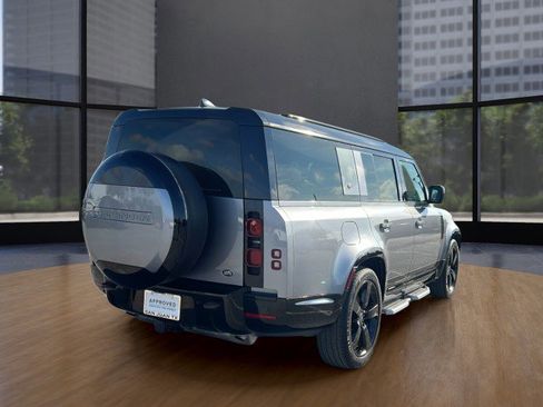 Used 2023 Land Rover Defender 130 X-Dynamic SE image 16