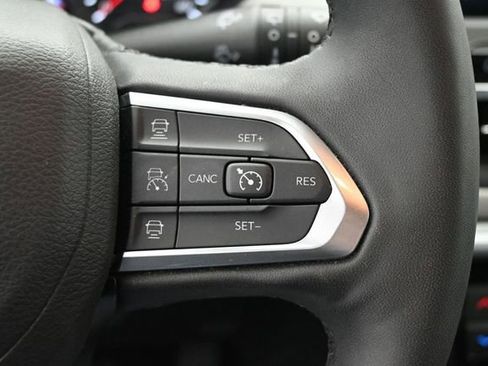 Used 2025 Jeep Compass Limited AWD/4WD image 34