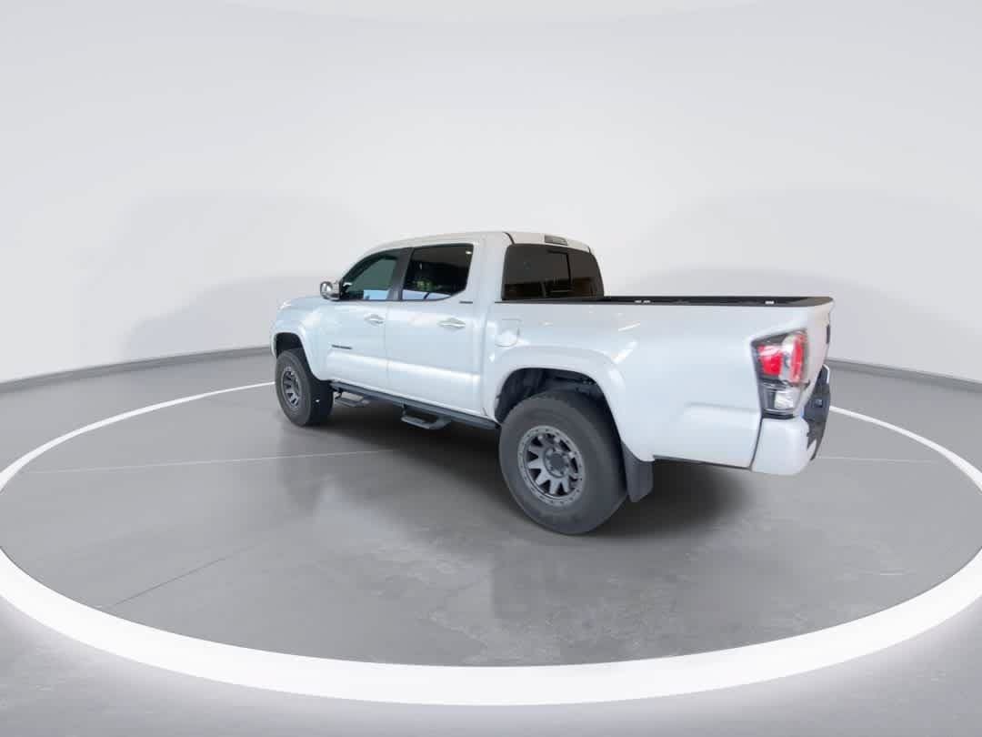 Used 2021 Toyota Tacoma Limited AWD/4WD image 6