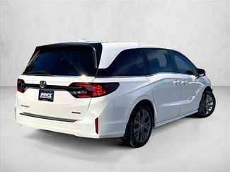 Used 2025 Honda Odyssey Touring video 2