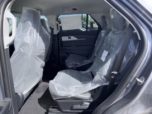 Used 2026 Ford Explorer Active w/ Active Comfort Package RWD image 9