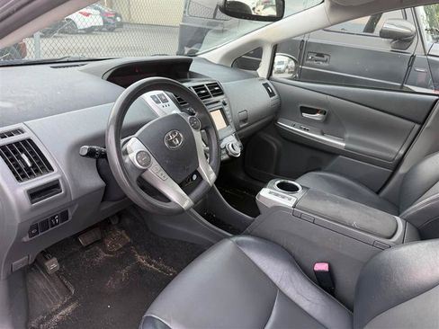 Used 2012 Toyota Prius V Five FWD image 2