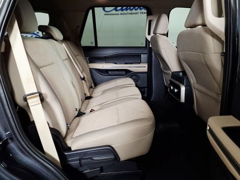 Used 2022 Ford Expedition XLT RWD image 11