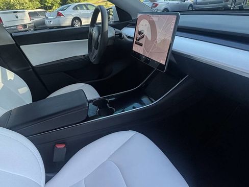 Used 2020 Tesla Model Y Long Range AWD/4WD image 28