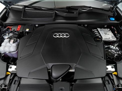 Certified 2025 Audi Q8 Premium Plus w/ Premium Plus Package AWD/4WD image 35