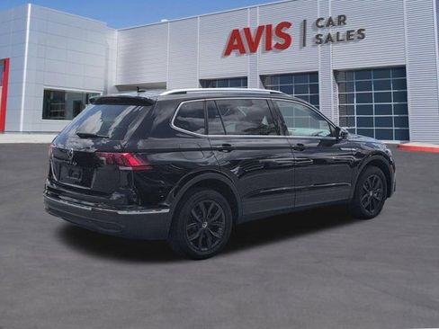 Used 2024 Volkswagen Tiguan SE image 6