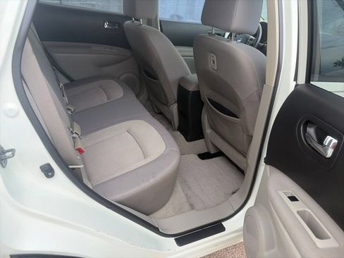 Used 2013 Nissan Rogue SV FWD image 12