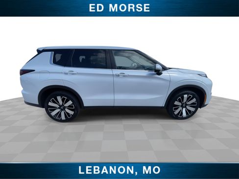 Used 2025 Mitsubishi Outlander SE FWD image 9