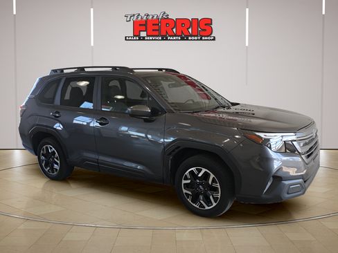 Used 2025 Subaru Forester Premium AWD/4WD image 3