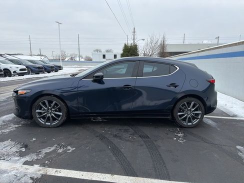 Used 2019 MAZDA MAZDA3 Base image 2