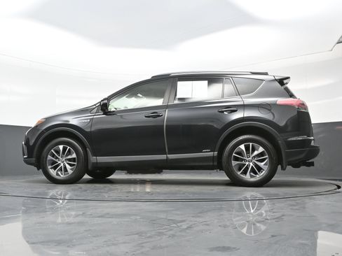 Used 2017 Toyota RAV4 XLE w/ All Weather Liner Package AWD/4WD image 29