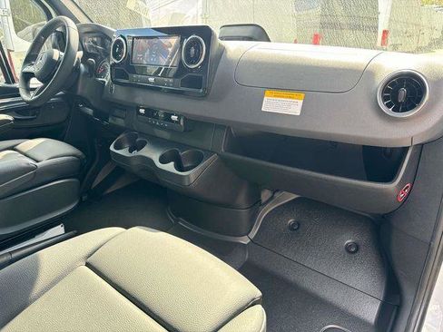 New 2025 Mercedes-Benz Sprinter 2500 image 11