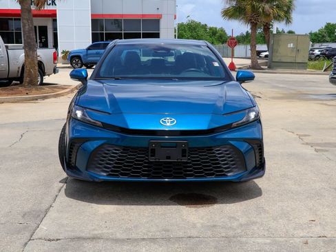 Used 2025 Toyota Camry SE FWD image 25
