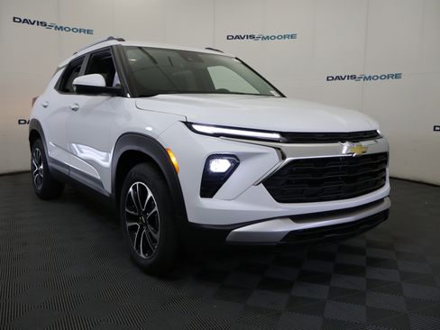 New 2026 Chevrolet TrailBlazer LT w/ Convenience Package image 3