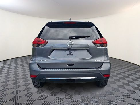 Used 2017 Nissan Rogue SV w/ SV Premium Package AWD/4WD image 8