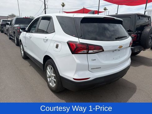 Used 2022 Chevrolet Equinox LS FWD image 4