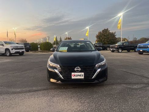 Used 2024 Nissan Sentra SV image 2