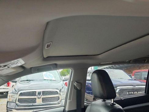 Used 2018 Toyota Highlander XLE AWD/4WD image 19