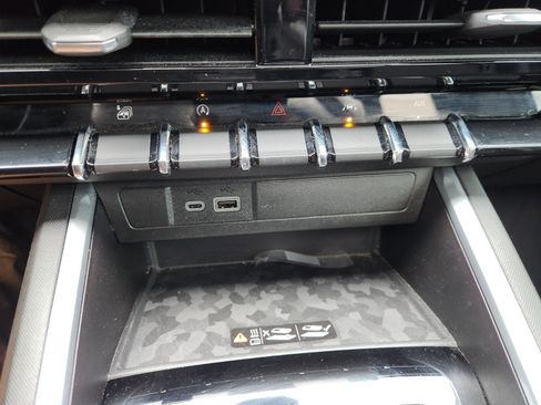 Used 2023 Chevrolet Colorado LT w/ LT Convenience Package II AWD/4WD image 40