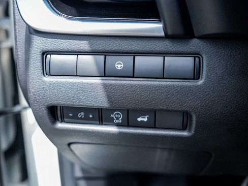 Used 2023 Nissan Rogue SL w/ SL Premium Package FWD image 17