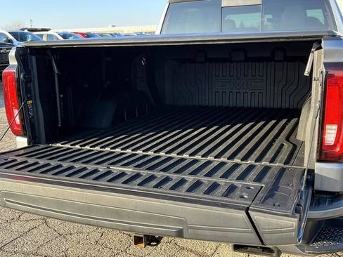 Certified 2022 GMC Sierra 1500 AT4 w/ AT4 Premium Package image 14