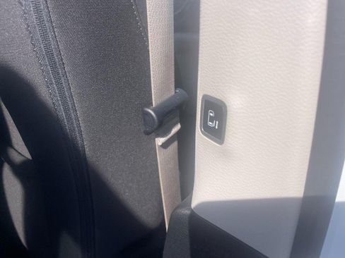 Used 2023 Chrysler Voyager LX FWD image 15