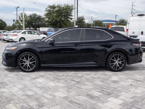 Used 2023 Toyota Camry SE FWD image 4