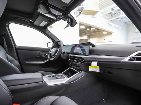 Used 2025 BMW 330i xDrive Sedan w/ M Sport Package image 27