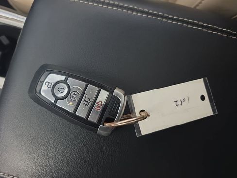 Used 2022 Ford Explorer XLT w/ Equipment Group 202A image 31