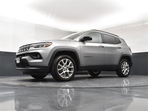 Used 2022 Jeep Compass Latitude image 21