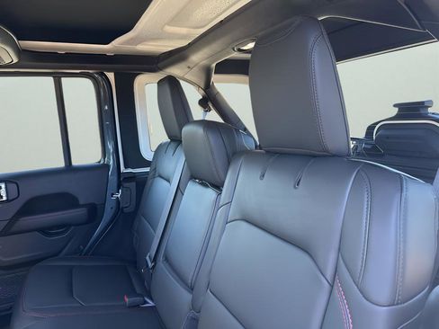 New 2026 Jeep Wrangler Unlimited Rubicon w/ Steel Bumper Group image 19