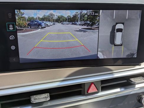 Used 2025 Kia Sorento SX FWD image 21