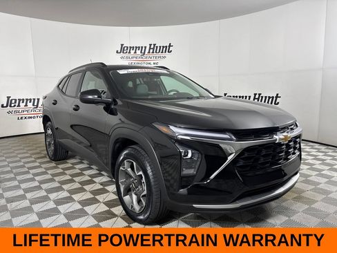 Used 2024 Chevrolet Trax LT FWD image 4