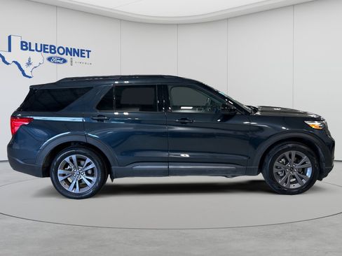 Certified 2023 Ford Explorer XLT w/ Equipment Group 202A RWD image 4