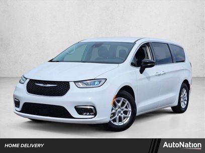 Used 2024 Chrysler Pacifica Touring-L