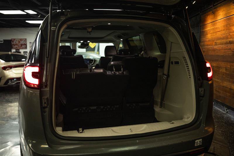 Used 2022 Chrysler Pacifica Limited FWD image 7