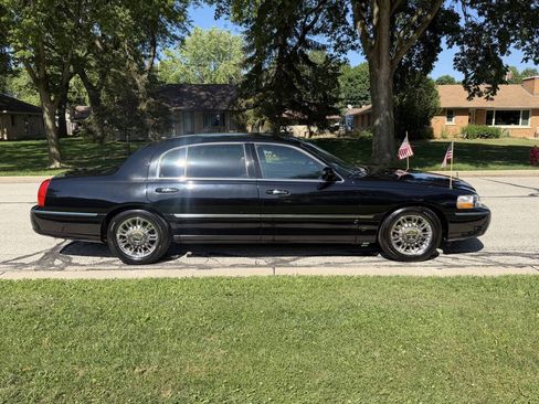 Used 2006 Lincoln Town Car Signature L RWD image 5