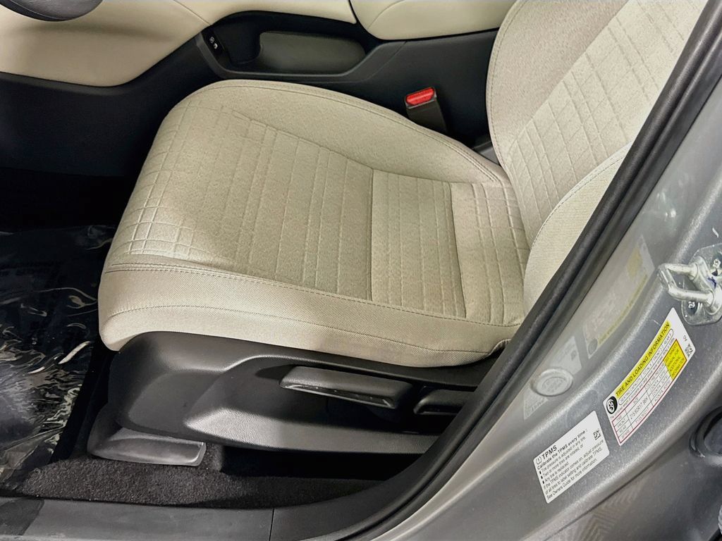 Used 2025 Honda HR-V LX image 23