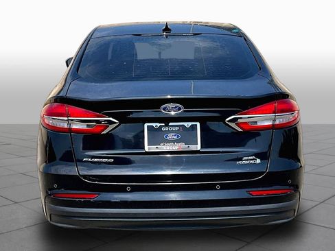Used 2019 Ford Fusion SE FWD image 5