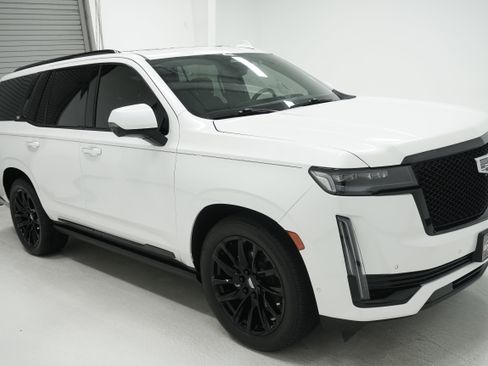 Used 2021 Cadillac Escalade Sport w/ Driver Assist Tech Package image 3