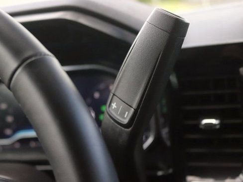 Used 2024 Chevrolet Silverado 1500 LT image 22