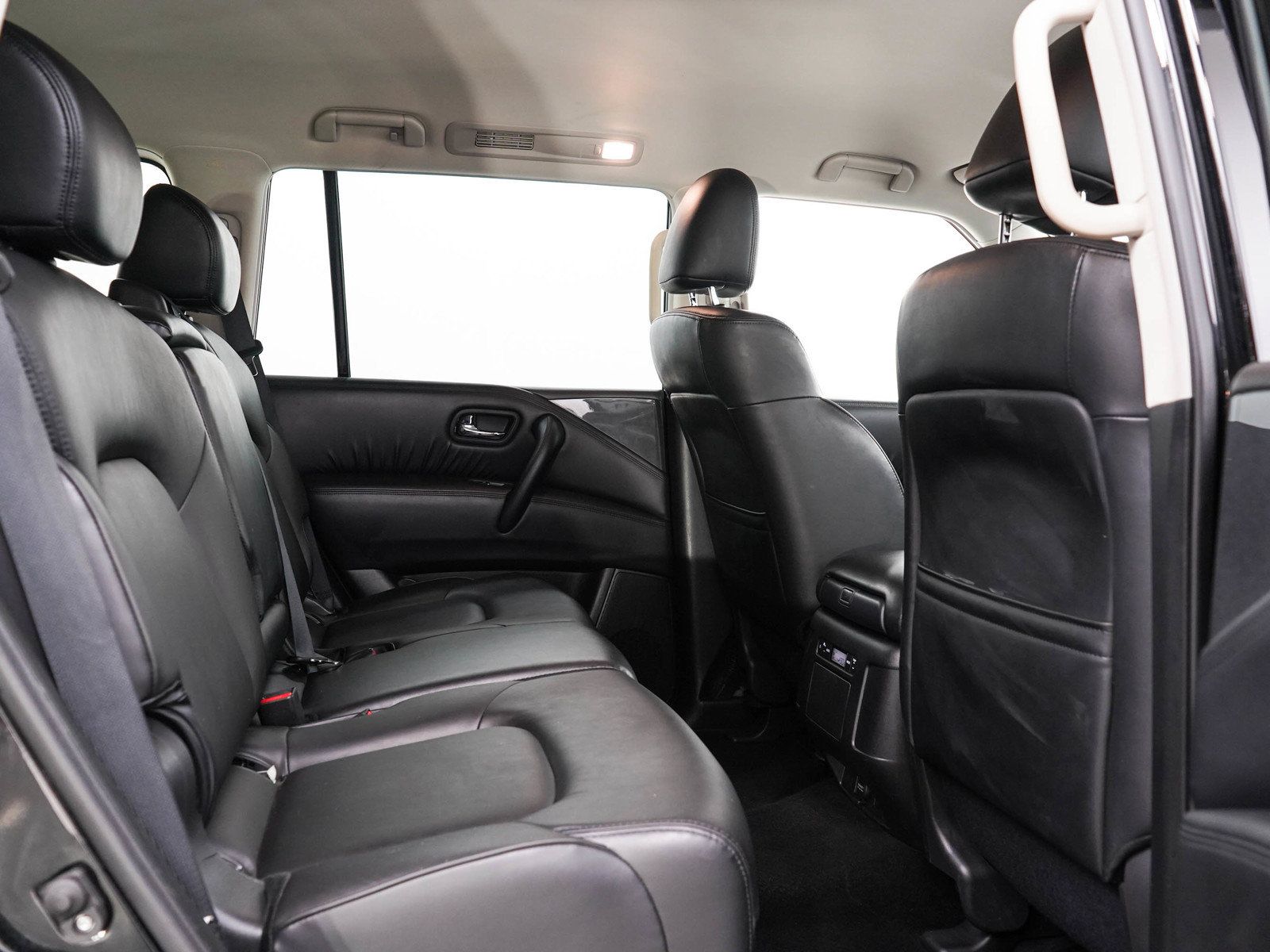 Used 2024 Nissan Armada SV AWD/4WD image 13