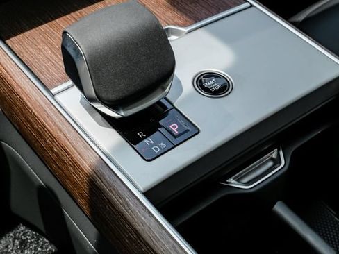 New 2026 Land Rover Range Rover SE AWD/4WD image 30
