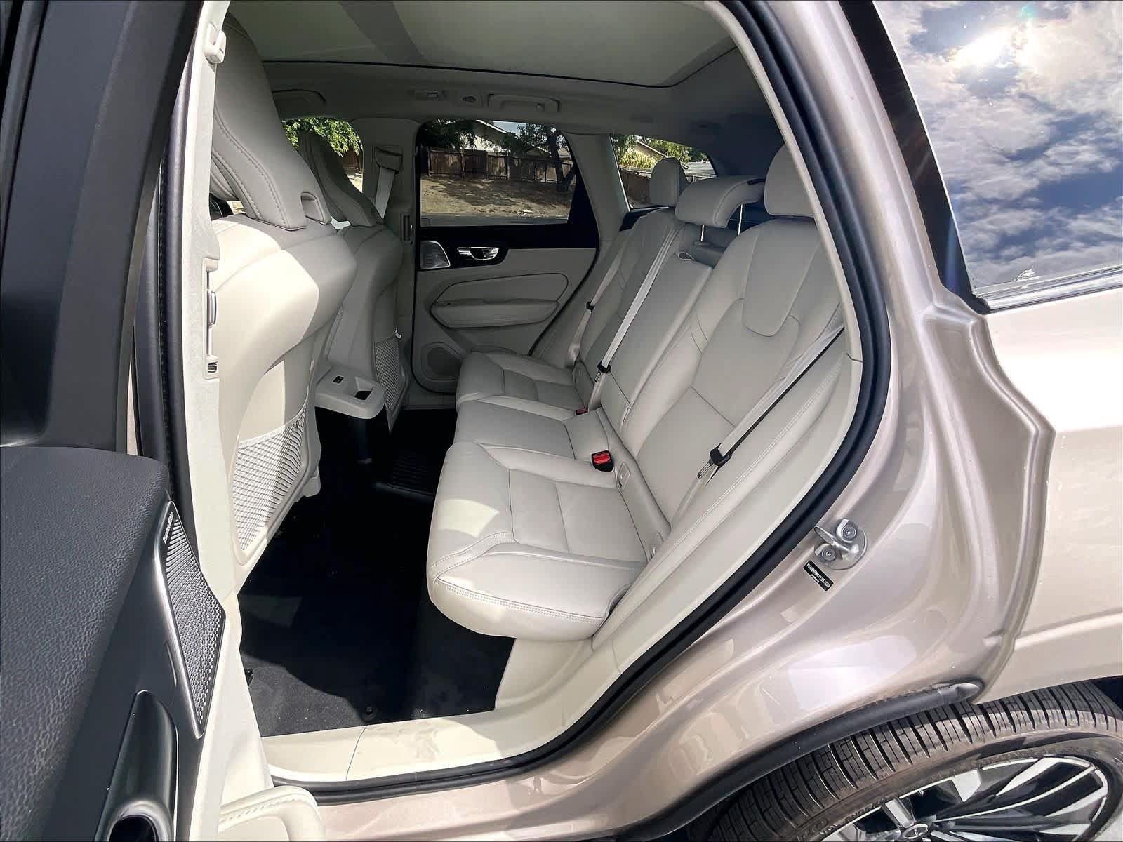 New 2027 Volvo XC60 T8 Ultra AWD/4WD image 12